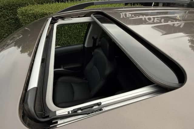 Mitsubishi Outlander (2012) thumbnail 2