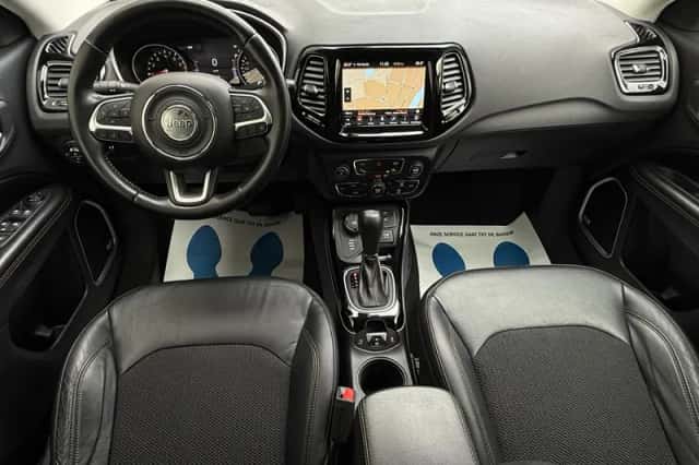 Jeep Compass (2017) thumbnail 2