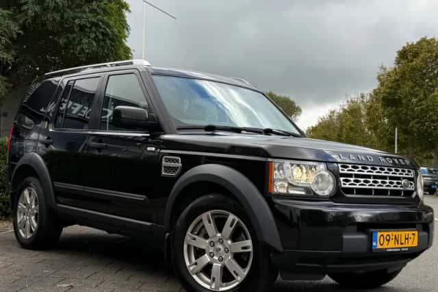 Land Rover Discovery (2010) thumbnail 5