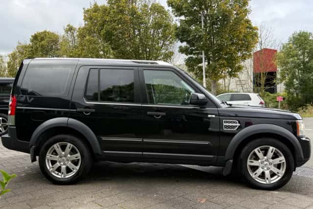 Land Rover Discovery (2010) thumbnail 6