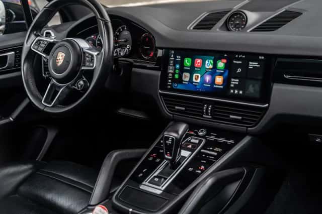 Porsche Cayenne (2018) thumbnail 2