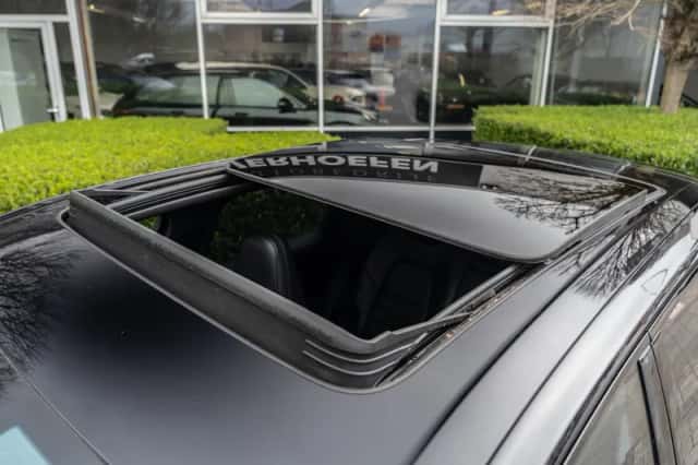 Porsche Cayenne (2018) thumbnail 3