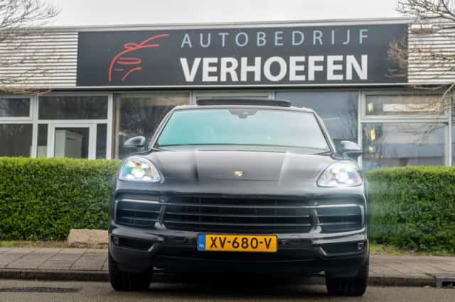 Porsche Cayenne (2018) thumbnail 4