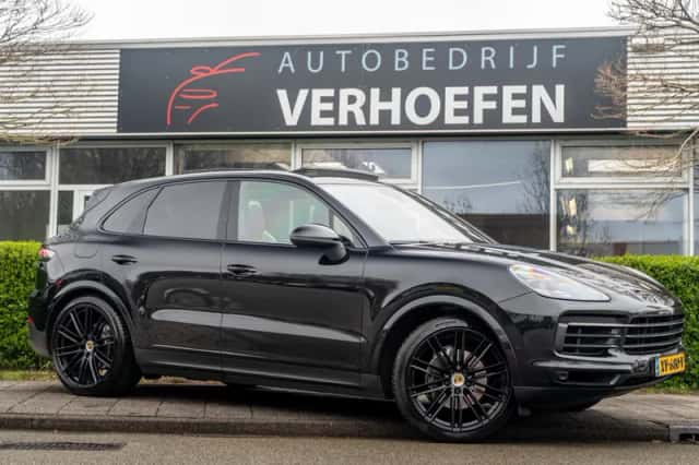 Porsche Cayenne (2018) thumbnail 5
