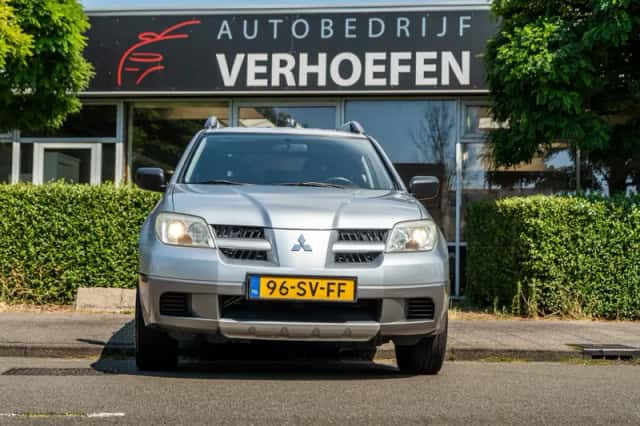 Mitsubishi Outlander (2006) thumbnail 3