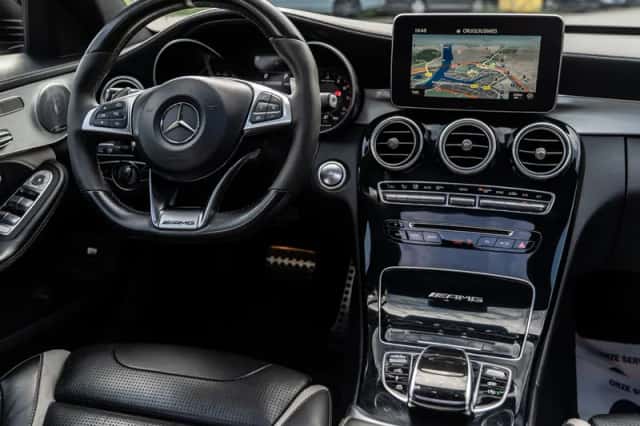 Mercedes-Benz C-Klasse (2017) thumbnail 2