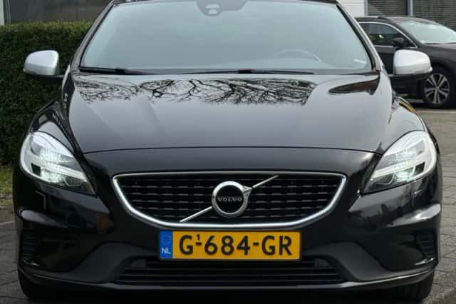 Volvo V40 (2019) thumbnail 4