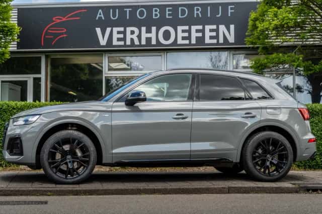 Audi Q5 (2022) thumbnail 3