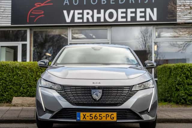 Peugeot 308 (2024) thumbnail 4