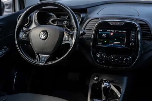 Renault Captur (2013) thumbnail 2