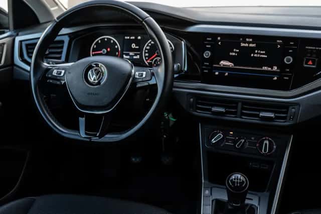 Volkswagen Polo (2018) thumbnail 2