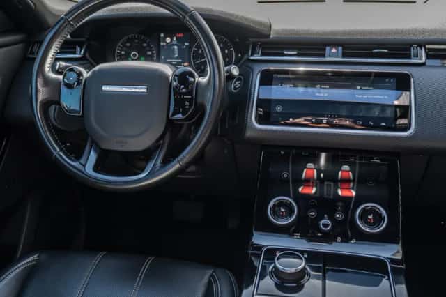 Land Rover Range Rover Velar (2017) thumbnail 2