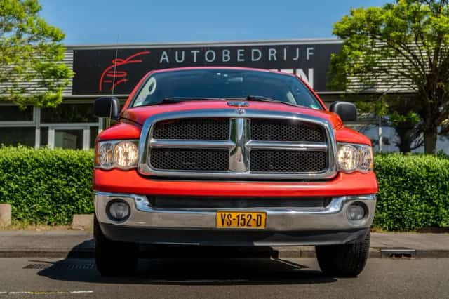 Dodge RAM (2004) thumbnail 3