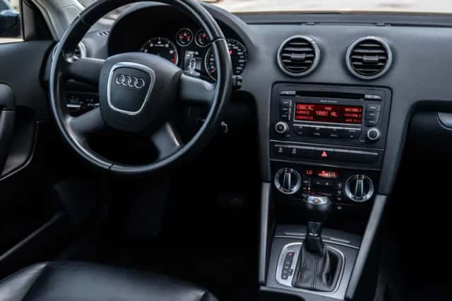 Audi A3 (2011) thumbnail 2