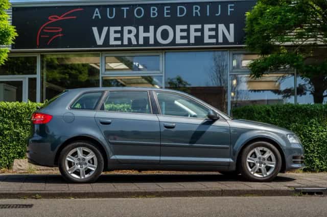 Audi A3 (2011) thumbnail 5