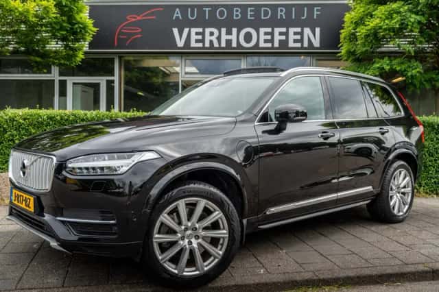 Volvo XC90 (2015) thumbnail 1