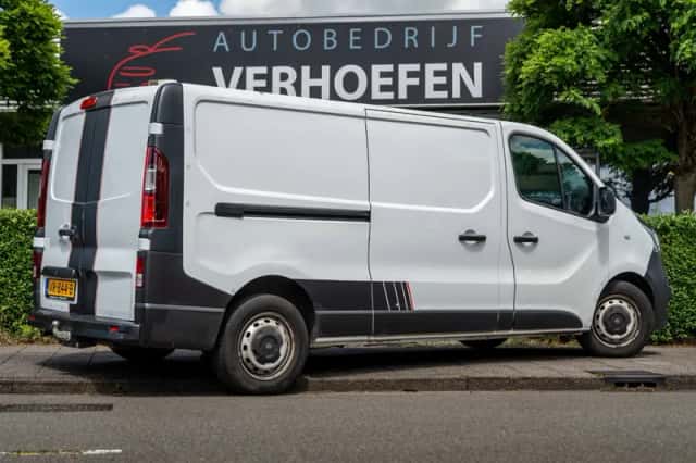 Opel Vivaro (2015) thumbnail 6