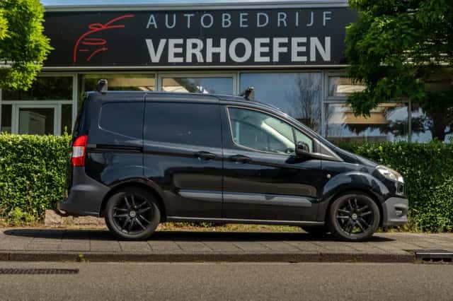 Ford Transit Courier (2014) thumbnail 3