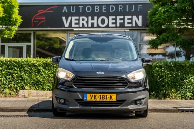 Ford Transit Courier (2014) thumbnail 4