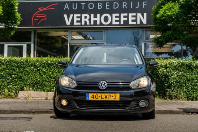 Volkswagen Golf (2010) thumbnail 4