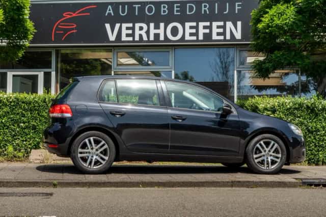 Volkswagen Golf (2010) thumbnail 5