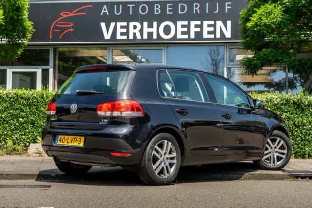 Volkswagen Golf (2010) thumbnail 6
