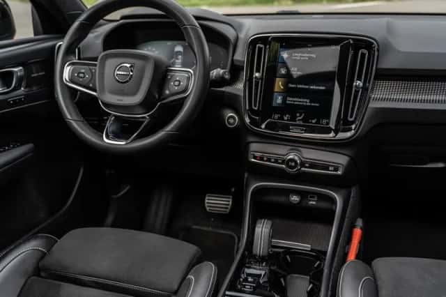 Volvo XC40 (2022) thumbnail 2