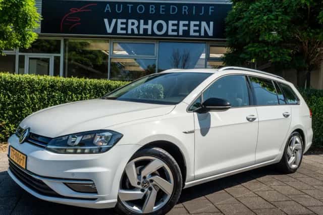 Volkswagen Golf (2018) thumbnail 1