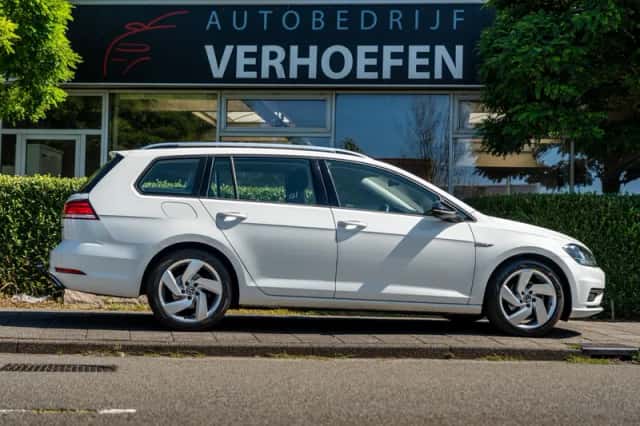 Volkswagen Golf (2018) thumbnail 6