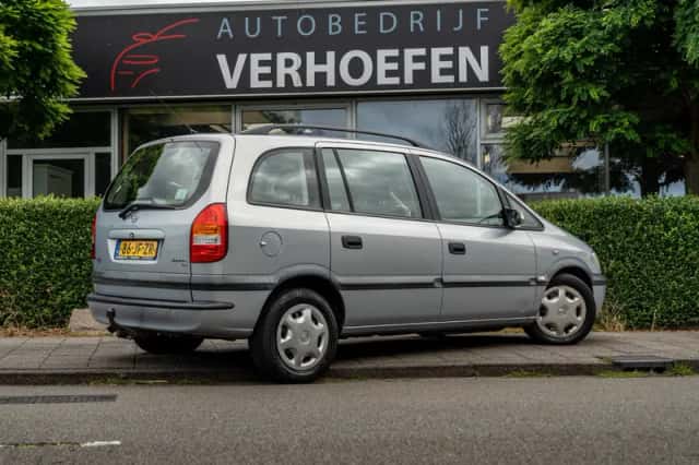 Opel Zafira (2002) thumbnail 6