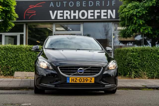 Volvo V40 (2016) thumbnail 4