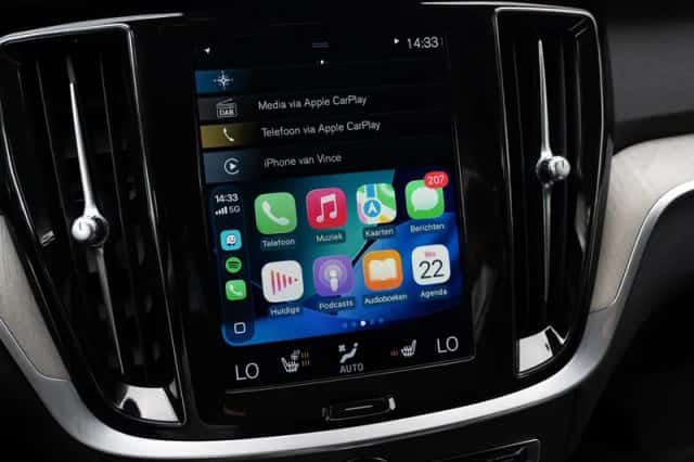 Volvo S60 (2022) thumbnail 3