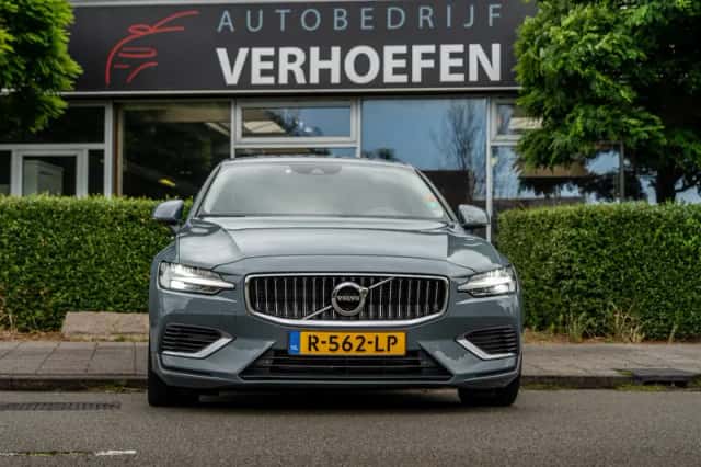 Volvo S60 (2022) thumbnail 5