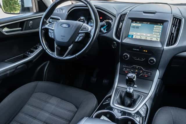 Ford Galaxy (2018) thumbnail 2