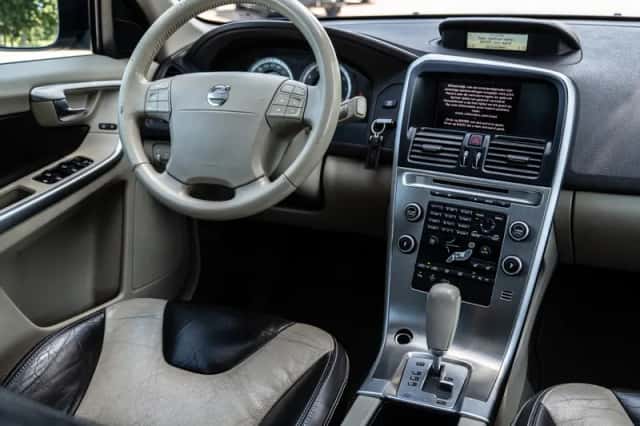 Volvo XC60 (2009) thumbnail 2