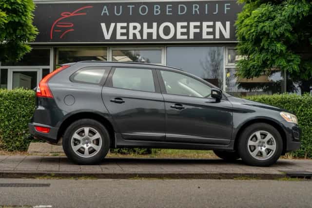 Volvo XC60 (2012) thumbnail 6