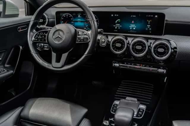 Mercedes-Benz A-Klasse (2018) thumbnail 2