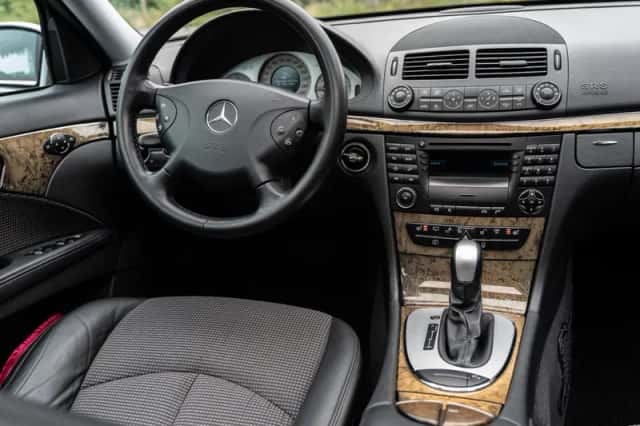 Mercedes-Benz E-Klasse (2005) thumbnail 2