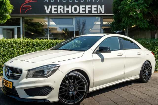 Mercedes-Benz CLA-Klasse (2015) thumbnail 1