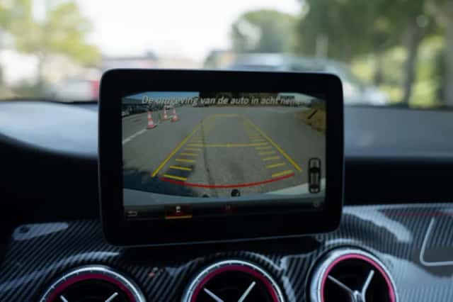 Mercedes-Benz CLA-Klasse (2015) thumbnail 3