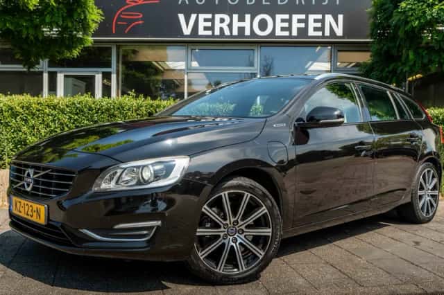 Volvo V60 (2016) thumbnail 1