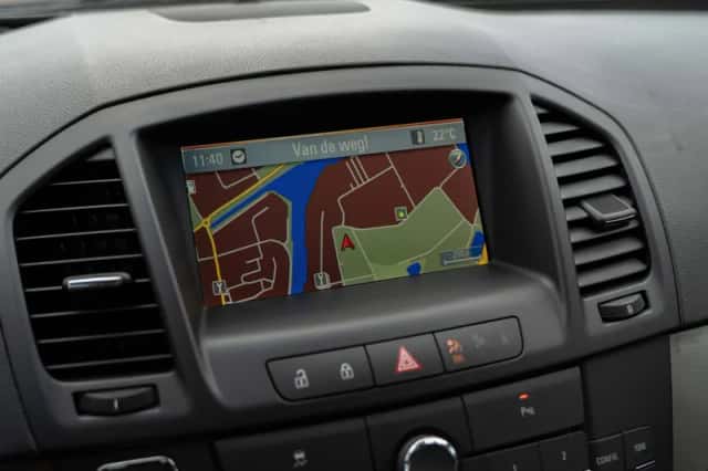 Opel Insignia (2012) thumbnail 3