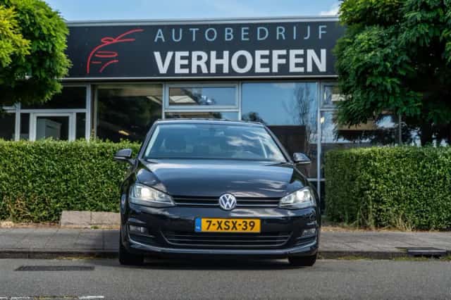 Volkswagen Golf (2014) thumbnail 4