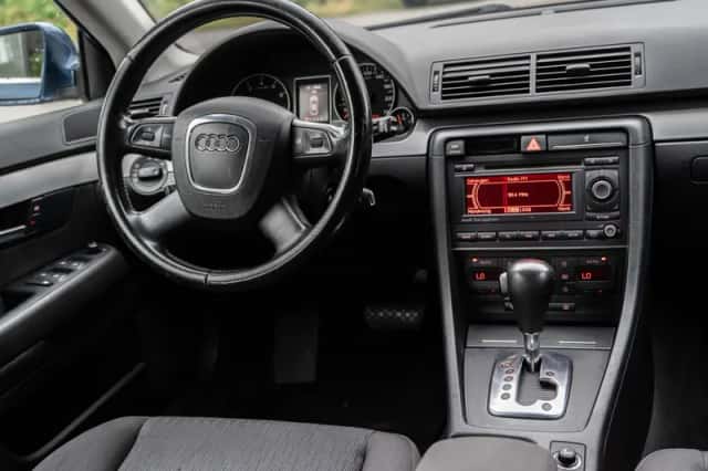 Audi A4 (2007) thumbnail 2
