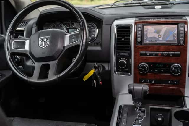 Dodge Ram (2011) thumbnail 2
