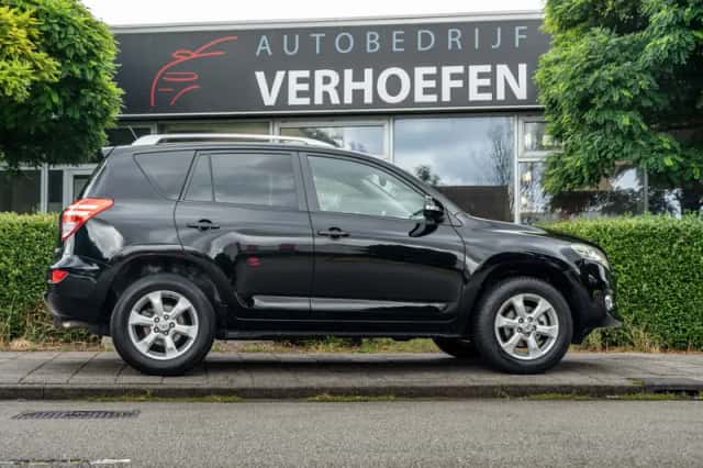 Toyota RAV4 (2011) thumbnail 6