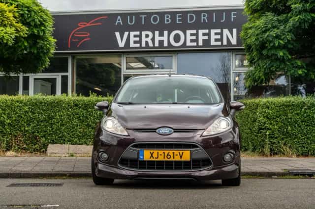 Ford Fiesta (2009) thumbnail 3
