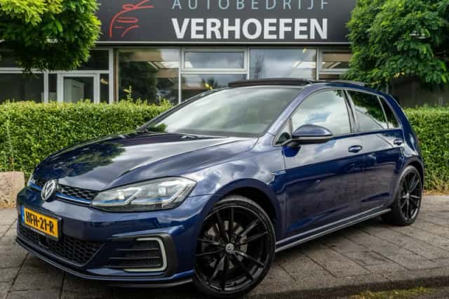Volkswagen Golf (2017) thumbnail 1