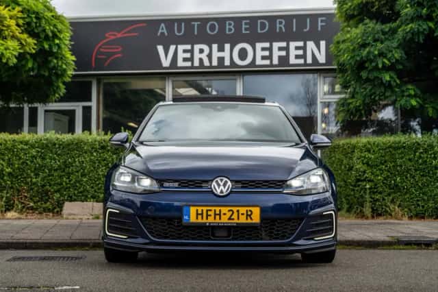 Volkswagen Golf (2017) thumbnail 5