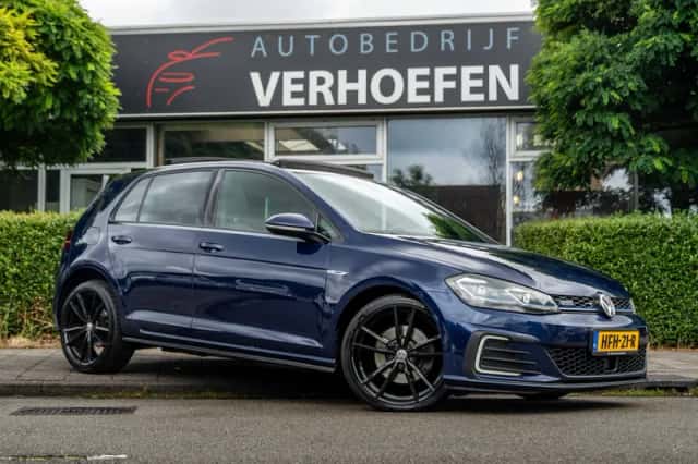 Volkswagen Golf (2017) thumbnail 6
